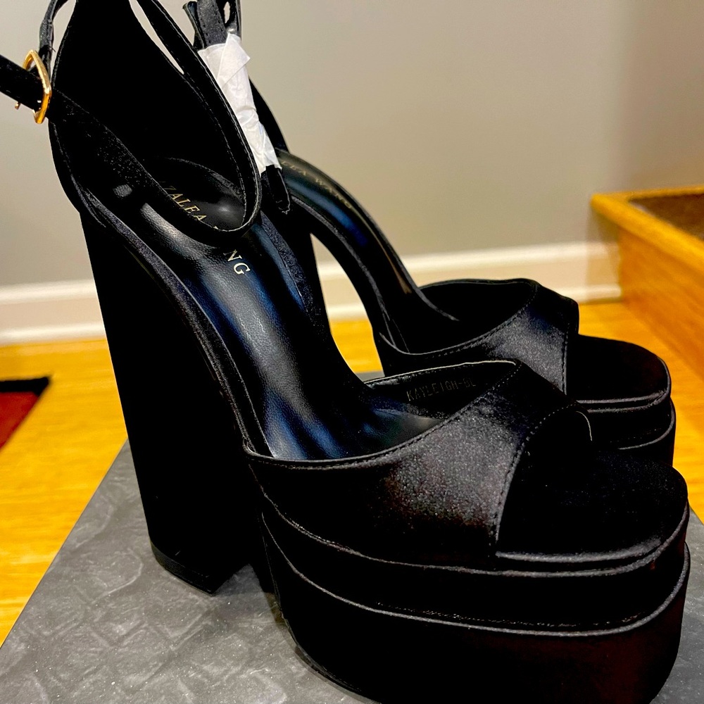Azalea Wang chunky heels, New in box 7.5